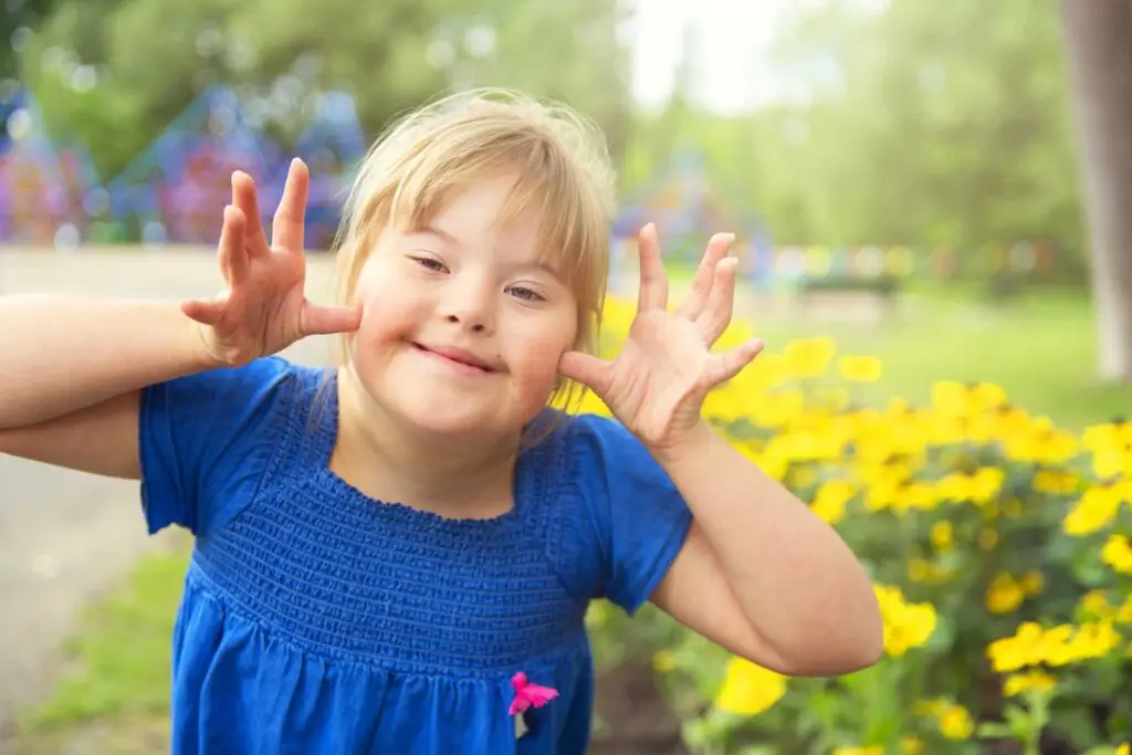 happy-down-syndrome-kid